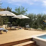 Le Terracotta , 2chambres, Terrasse, Piscine, Parking Gratuit, Wifi, Climatisation Appartement