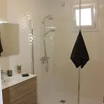 Le Terracotta , 2chambres, Terrasse, Piscine, Parking Gratuit, Wifi, Climatisation * Marseillan (Herault)