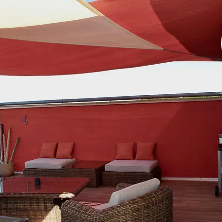 Le Terracotta , 2chambres, Terrasse, Piscine, Parking Gratuit, Wifi, Climatisation