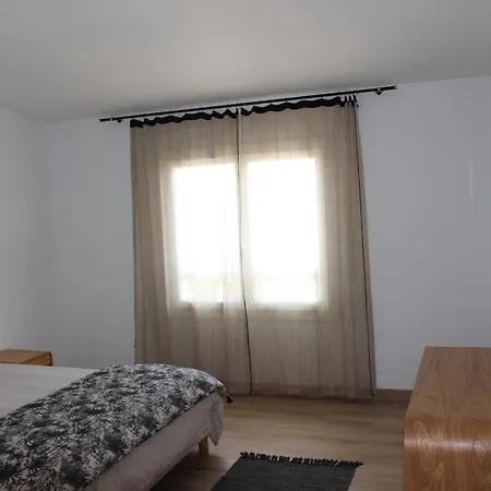 Le Terracotta , 2chambres, Terrasse, Piscine, Parking Gratuit, Wifi, Climatisation