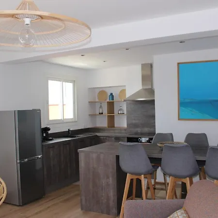 Le Terracotta , 2chambres, Terrasse, Piscine, Parking Gratuit, Wifi, Climatisation *