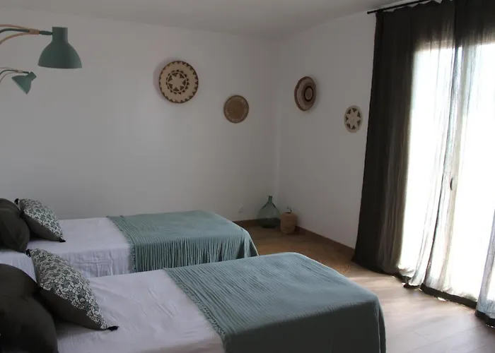 Le Terracotta , 2chambres, Terrasse, Piscine, Parking Gratuit, Wifi, Climatisation Марсейан