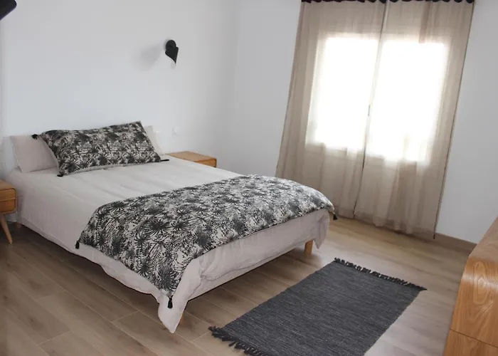 Le Terracotta , 2chambres, Terrasse, Piscine, Parking Gratuit, Wifi, Climatisation * Марсейан