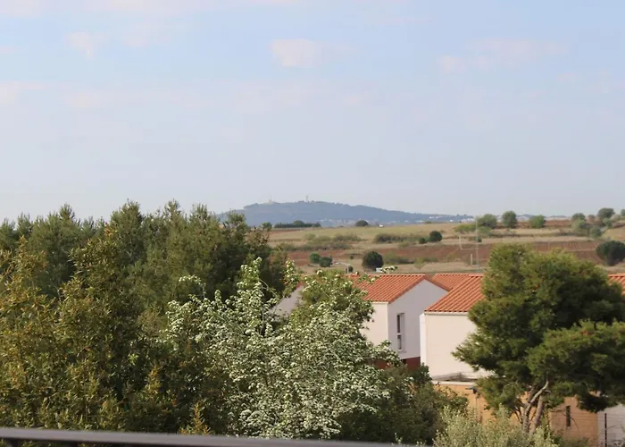 Le Terracotta , 2chambres, Terrasse, Piscine, Parking Gratuit, Wifi, Climatisation