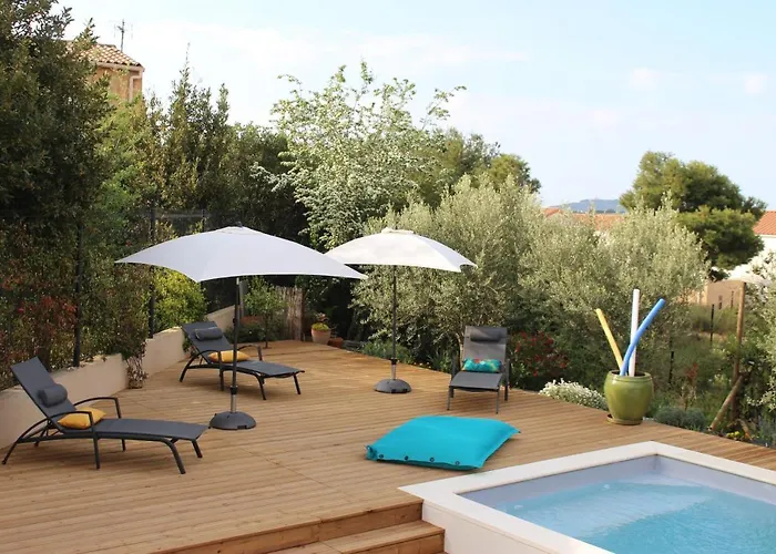 Le Terracotta , 2chambres, Terrasse, Piscine, Parking Gratuit, Wifi, Climatisation *