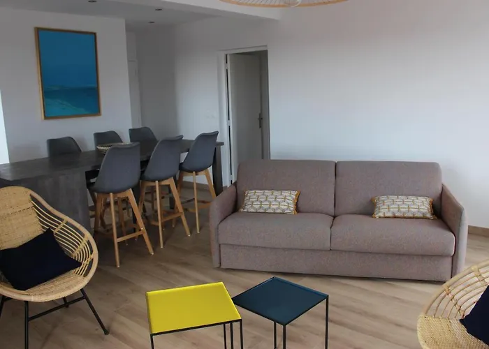 Le Terracotta , 2chambres, Terrasse, Piscine, Parking Gratuit, Wifi, Climatisation *