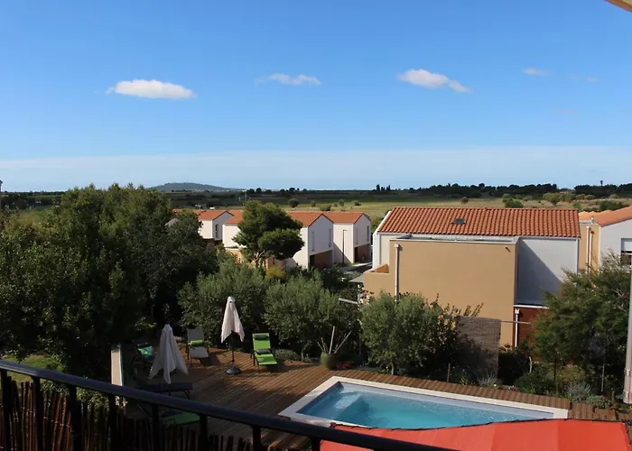 Le Terracotta , 2chambres, Terrasse, Piscine, Parking Gratuit, Wifi, Climatisation Апартаменты Марсейан